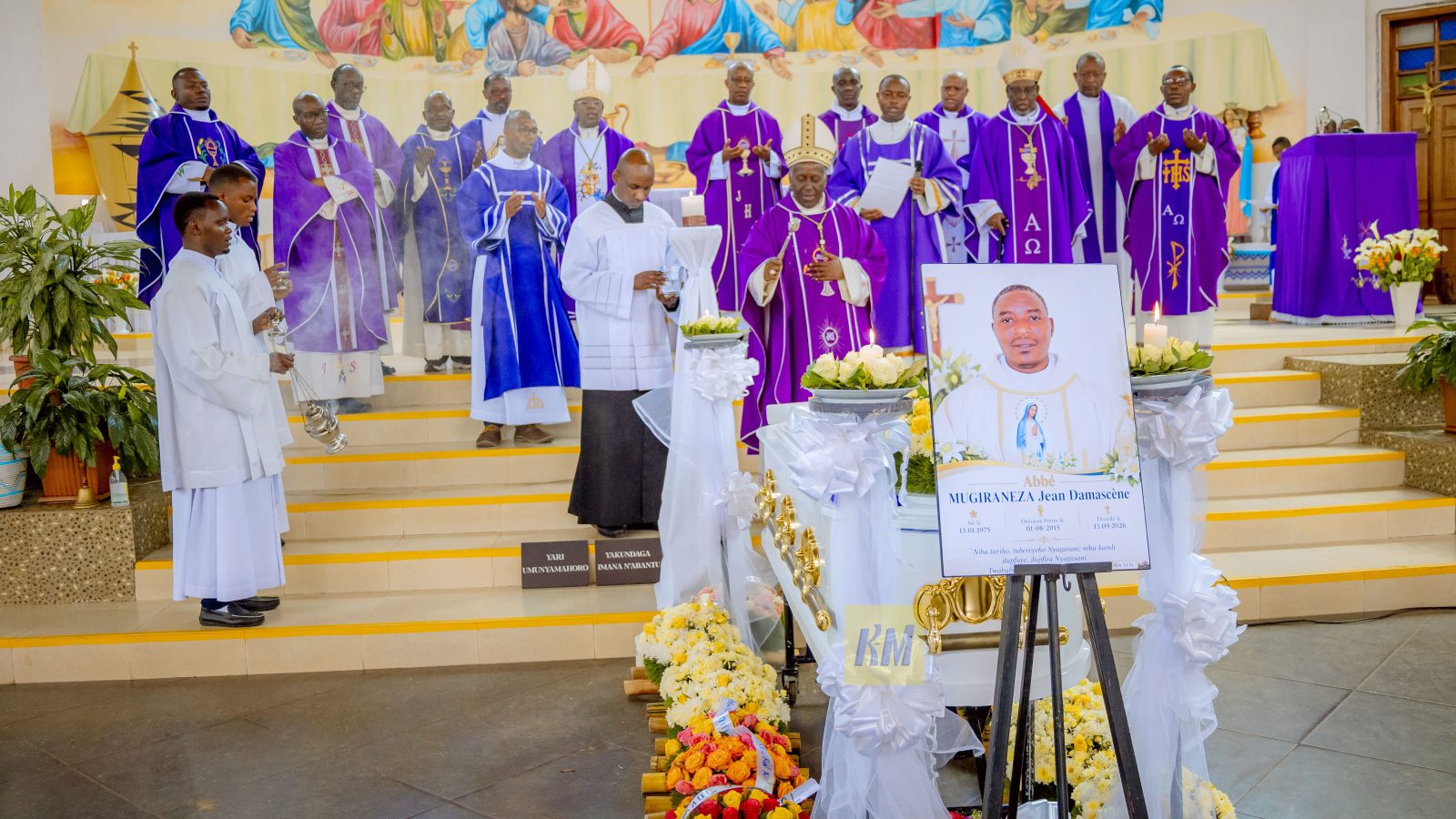 Padiri Jean Damascène Mugiraneza yasezeweho bwa nyuma arashyingurwa