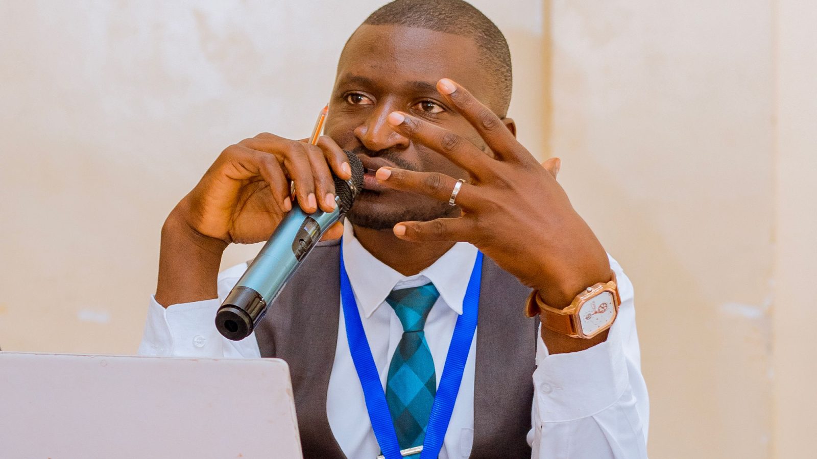Ubushomeri mu rubyiruko ni ikibazo cyagarutsweho bituma amwe bishora mu mitwe yitwaje intwaro bashaka ubuzima, nyamara bikarangira bagize uruhare mu gukomeza amakimbirane.