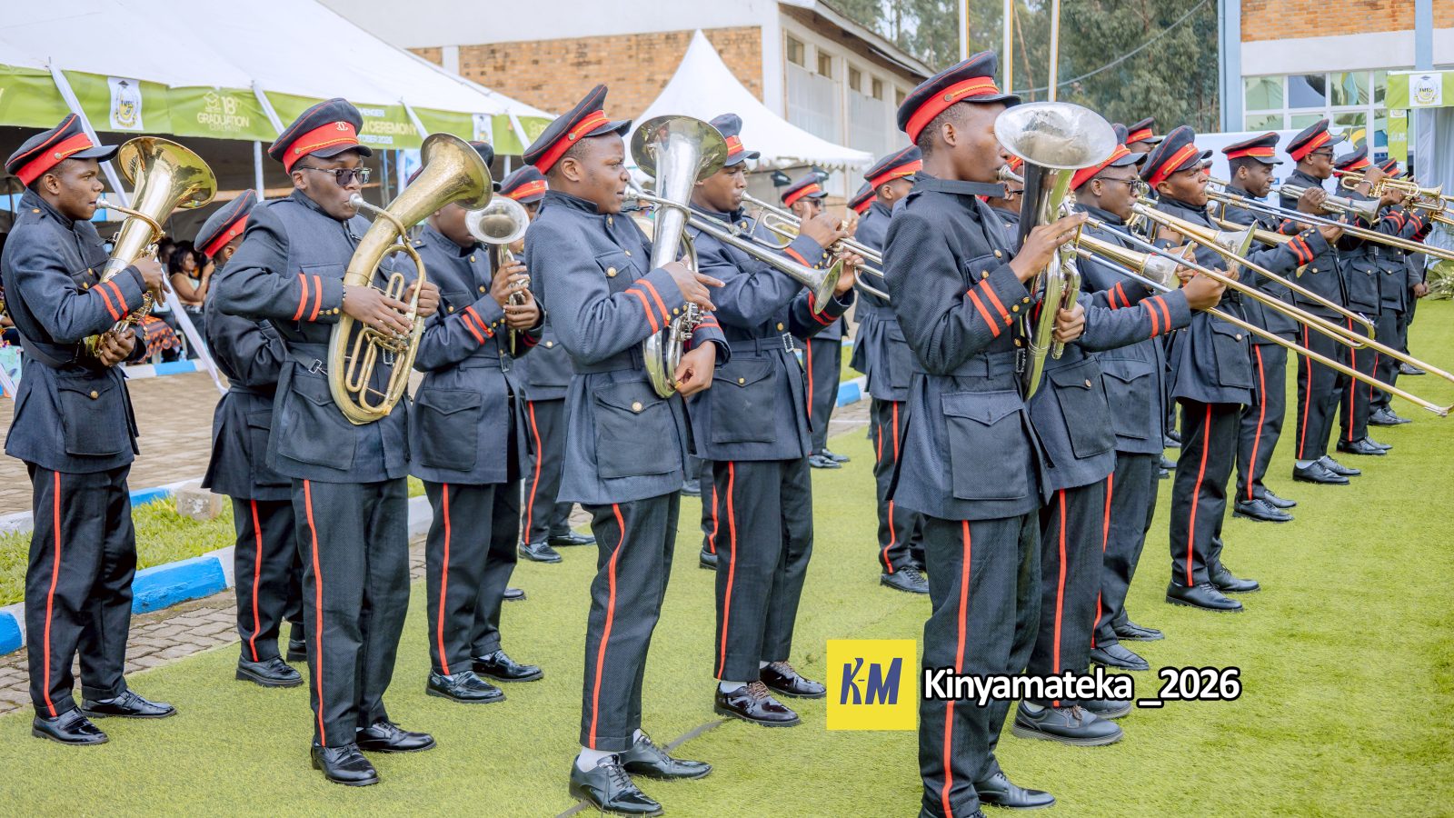 Akarasisi niko kabimburiye ibirori