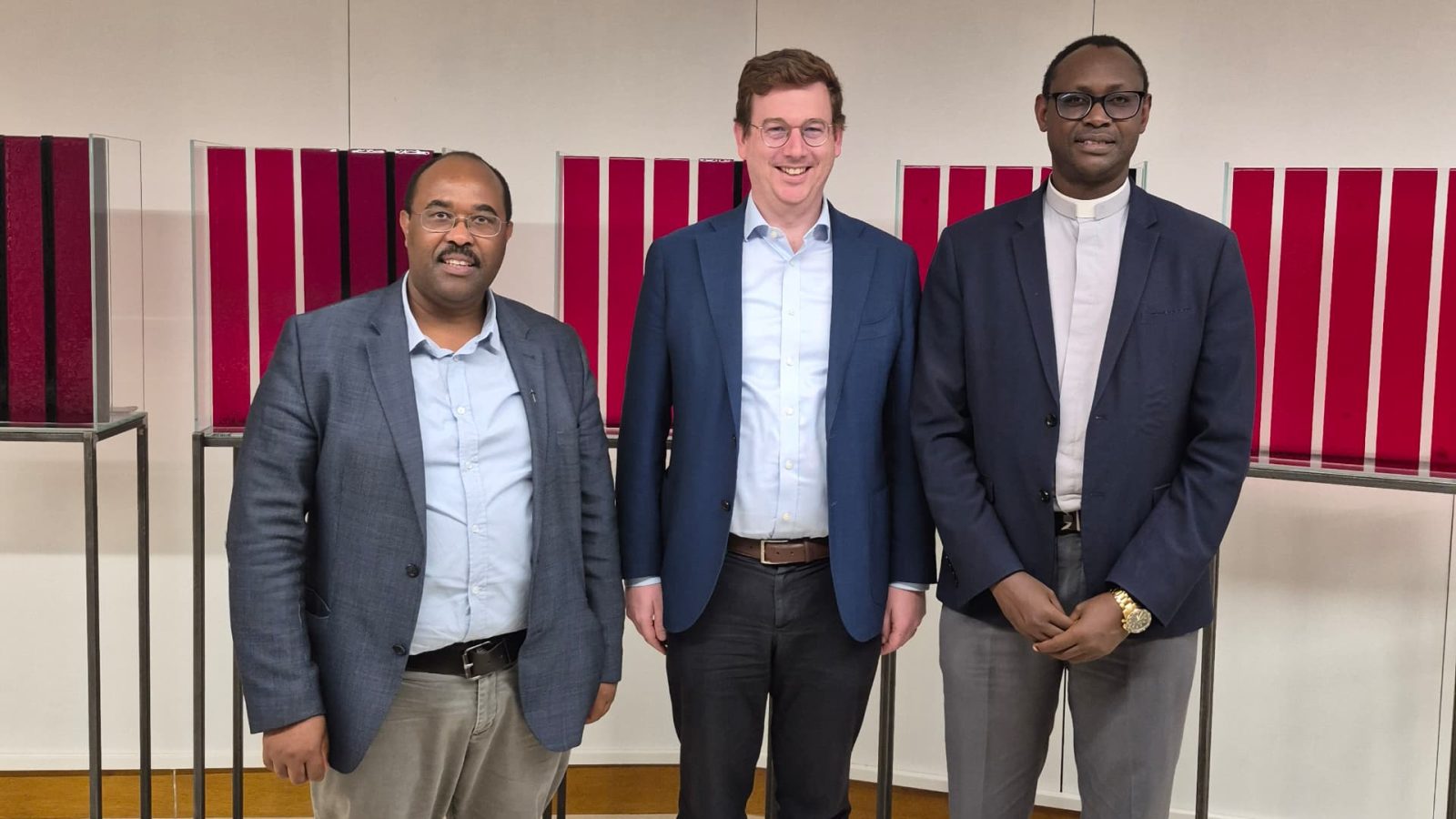 Padiri KAYISABE Vedaste yakiriwe n'Umunyamabanga w'Inama y'Abepiskopi y'u Bubiligi