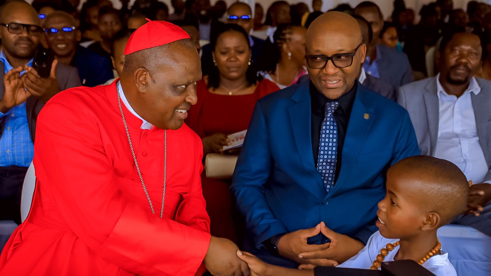 Karidinali Kambanda yasobanuye uko Kiliziya itoranya abana bajya muri Seminari, agaragaza ikibazo cy’abakomeza kuba abapadiri