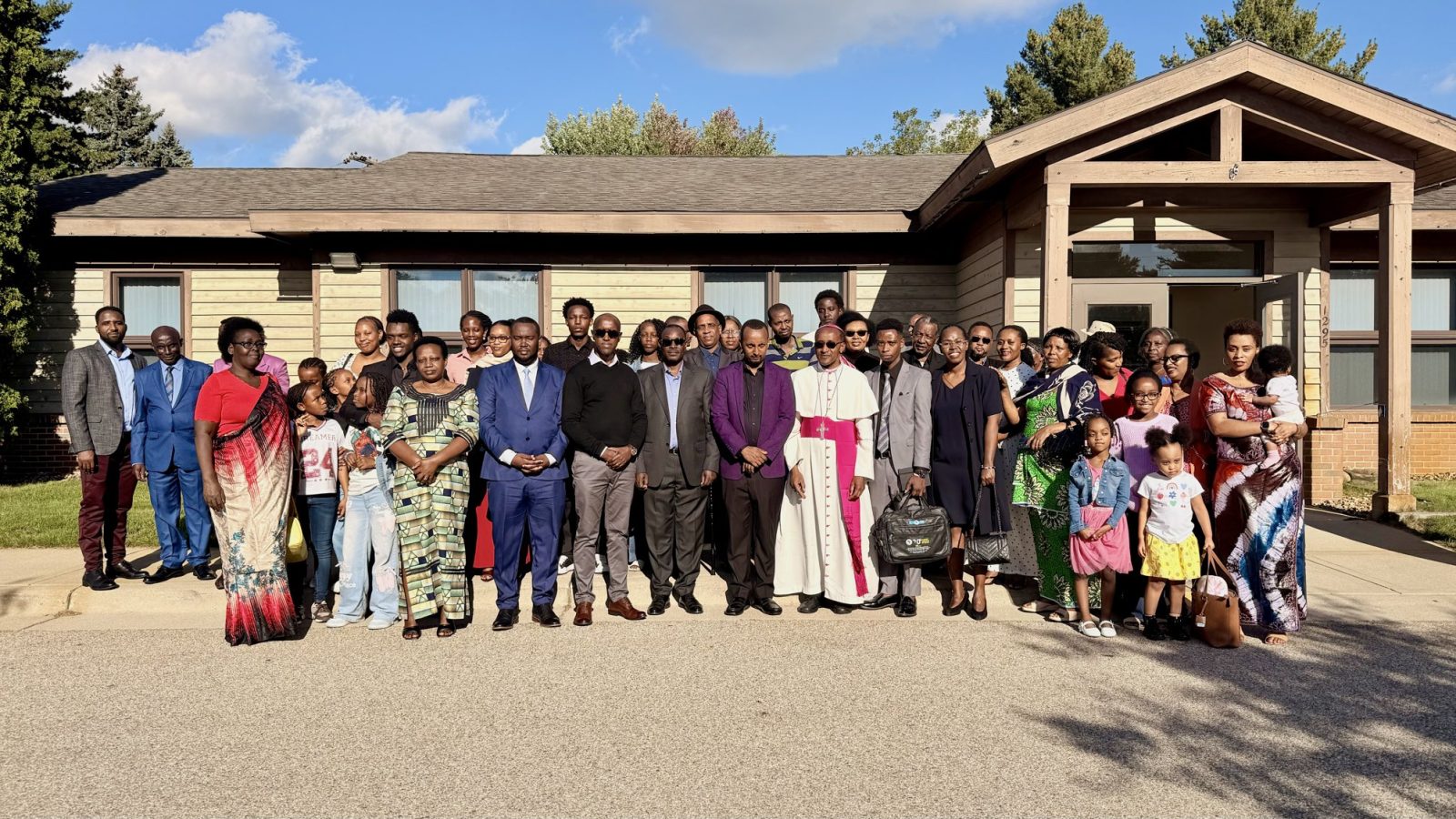 USA: Abanyarwanda batuye i Michigan basabiye Padiri Ubald, bahabwa ubutumwa bw’ubwiyunge na Myr Sinayobye