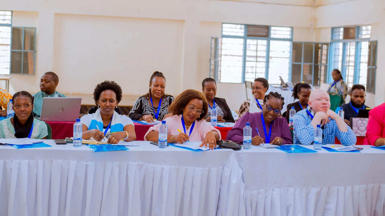 Abitabiriye Inama bashyize mu majwi abanyapolitiki n’inzego za politiki  nk’imwe mu mpamvu zituma amakimbirane akomeza gufata indi ntera.