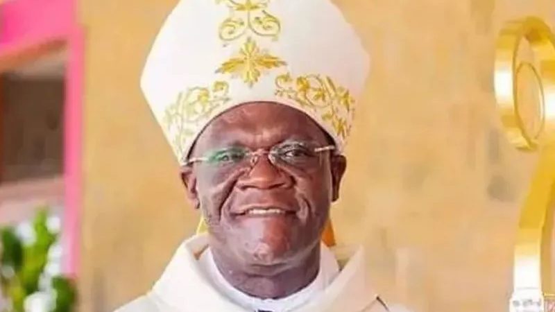 Arkiyepiskopi Alick Banda wa Lusaka yarekuwe by’agateganyo nyuma yo kurara mu buroko