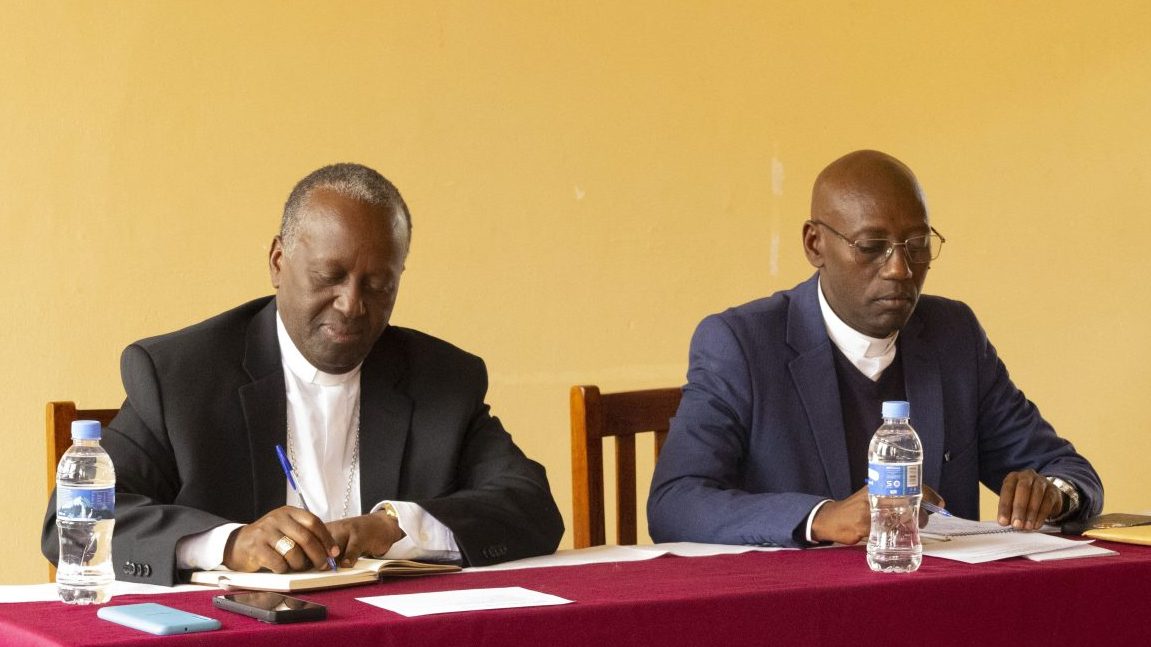 Kiliziya irahamagarira  guhuza imbaraga mu kurera abana b’inyangamugayo barindwa gukopera no gukopezwa