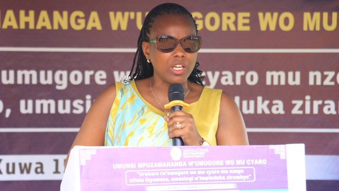 Hon. Depite Uwineza Beline, yifatanyije nabo mu Karere ka Bugesera