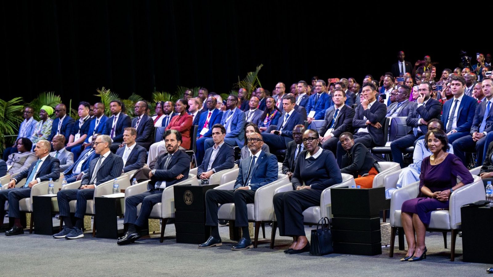 Umuhango wo gutangaza ku mugaragaro ko u Rwanda rwagiranye amasezerano na Formula 1 wanitabiriwe n'abanyacyubahiro benshi barimo na Madamu Jeannette Kagame