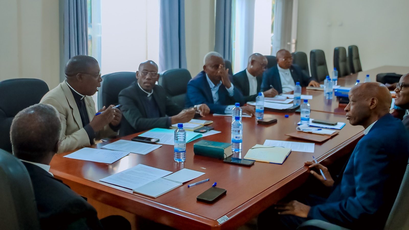 Abahuriye muri iyi nama ni abashinzwe Urukiko rwa Kiliziya Gatolika mu Rwanda, barimo abacamanza, umushinjacyaha, umugenzacyaha, umurengezi w’isakaramentu n’umwanditsi w’urukiko