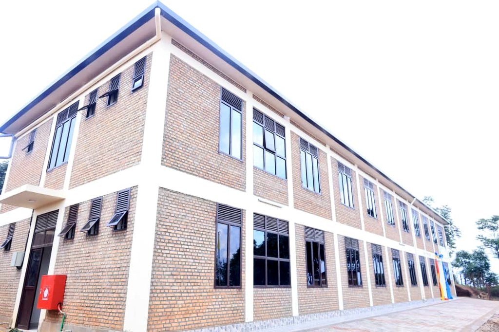 CASA FRANCESCO ifite ubushobozi bwo kwakira 31 buri wese afite icyumba cye