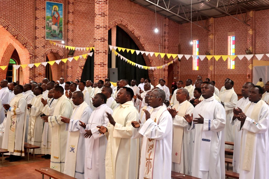 Igitambo cya Misa yahuje abapadiri ba Diyosezi ya Byumba n'aba Ruhengeri