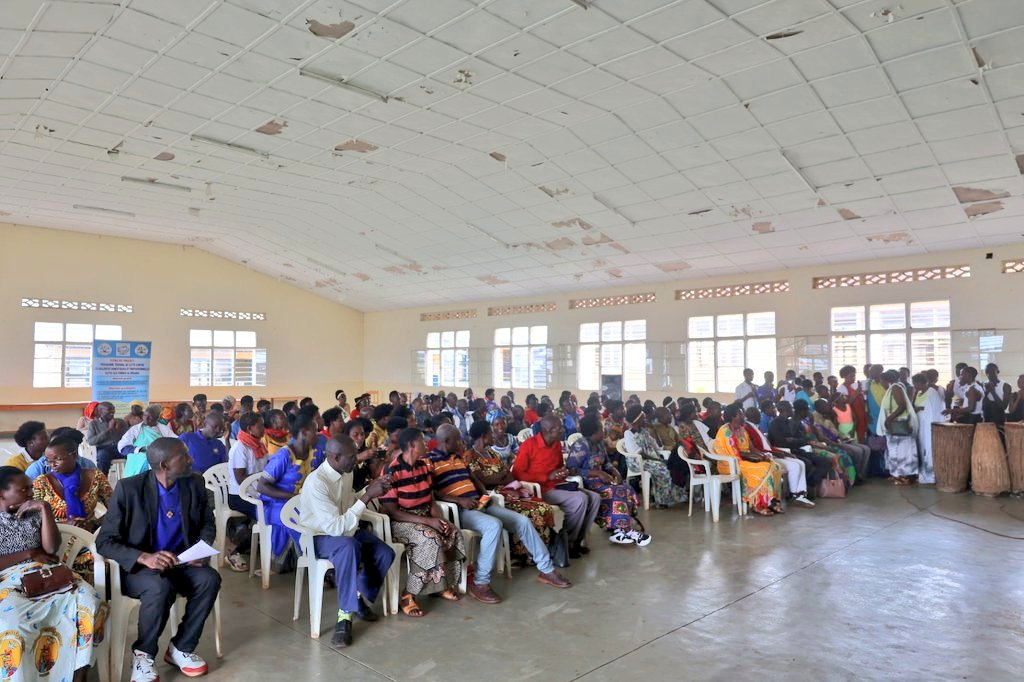 Abafashwa n'umushinga bo mu maparuwasi ya Muyange, Ntendezi na Shangi bishimiye guhimbaza umunsi w'umugore