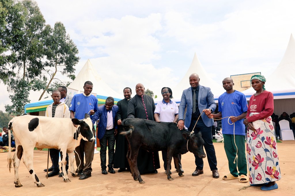 Diyosezi ya Nyundo, NUDOR n'Akarere ka Rutsiro baremeye imiryango ifite abafite ubumuga