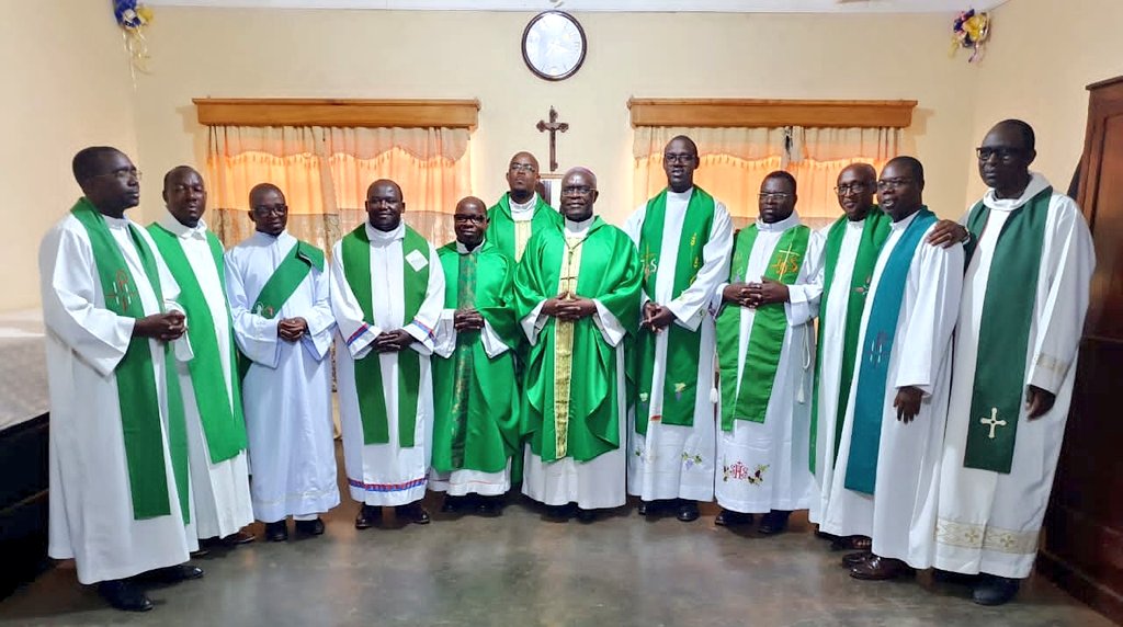 "U Rwanda n'u Burundi byamye ari ibihugu bicuditse", Myr Ntahondereye