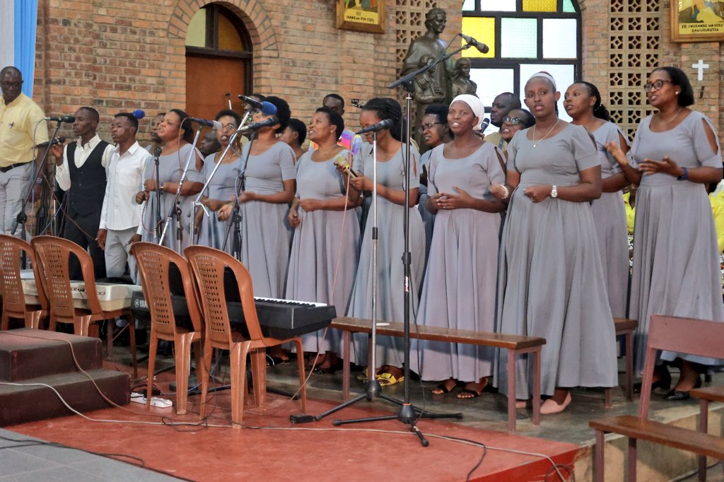 Amakorali atandukanye yitabiriye iki gikorwa