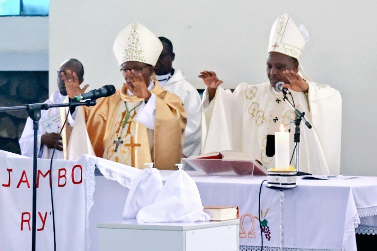 Kardinali Kambanda na Myr Filipo Rukamba bitabiriye ibi birori