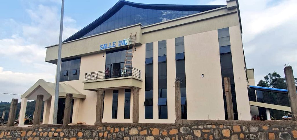 Centre Diocesain de Pastorale Incuti yatashye "Salle Incuti" yakira abagera ku 1200