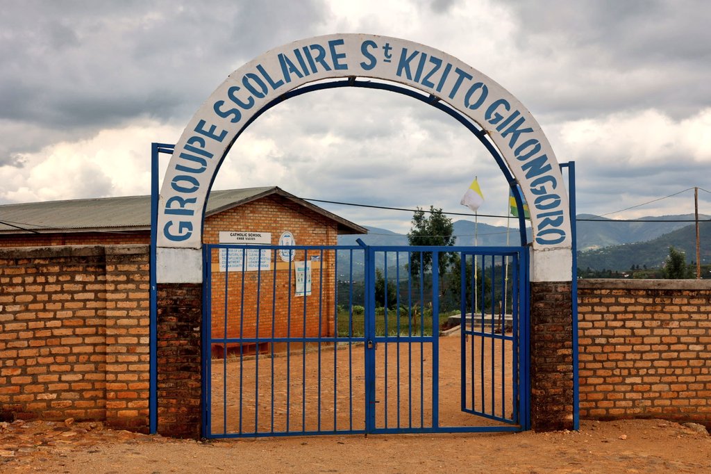 Umwaka wo kwita ku isuku ku mashuri usigiye GS Saint Kizito Gikongoro isura nshya