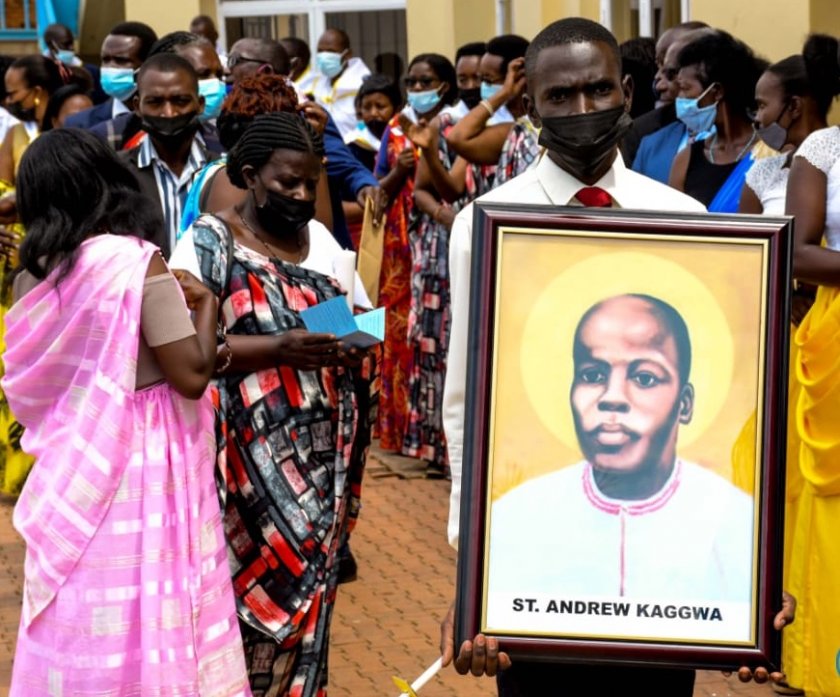 Abakateshisiti bo mu Rwanda barasabwa kuzitabira urugendo nyobokamana ruteganyijwe kubera i Namugongo muri Uganda