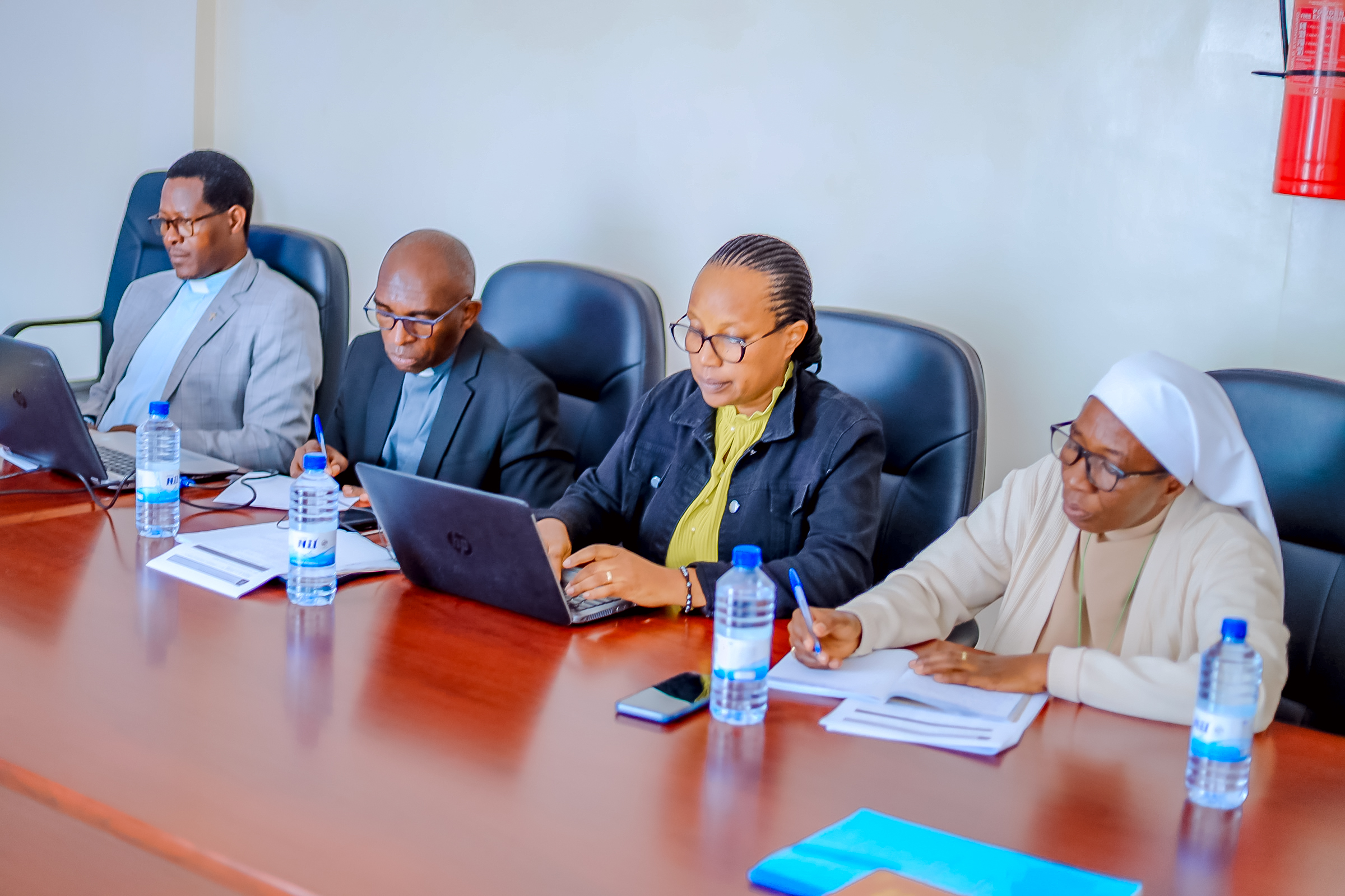 “Nka Kiliziya dusanga ari igikuba kiba cyacitse” Kiliziya ivuga iki ku ngo zirenga 4479 zatandukanye mu 2025, 41% muri zo batarageza ku myaka 10 babana?