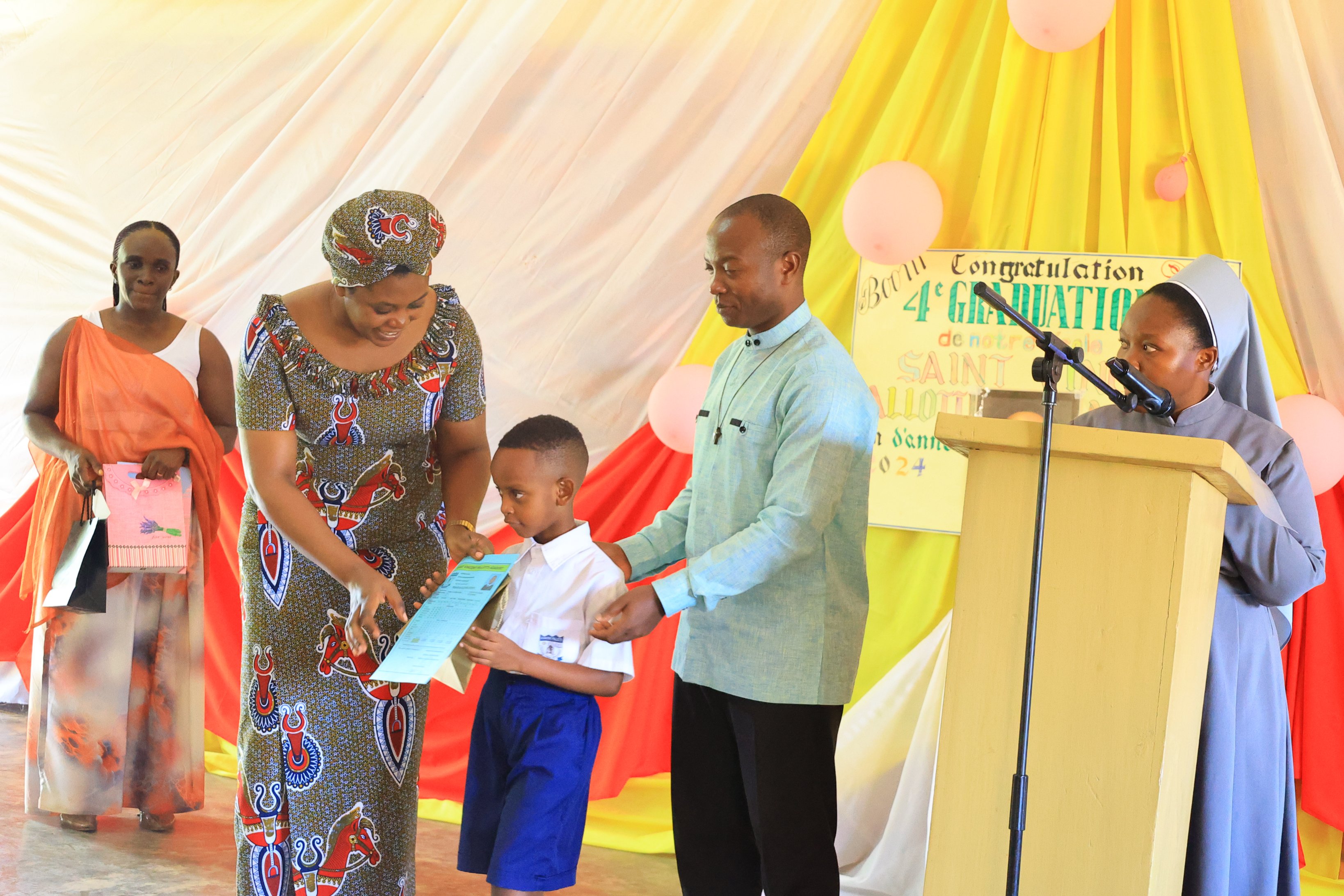 Abarerera mu ishuri Saint Vincent Pallotti Academy barishimira umusaruro w’abana babo