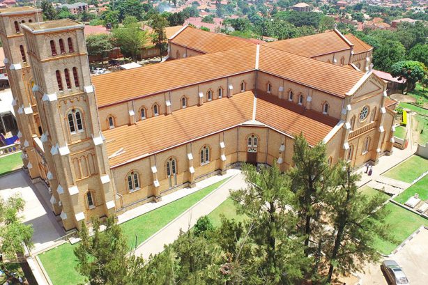 Arikiyepiskopi Ssemogerere yatangaje umushinga wo gushyira Inanga kabuhariwe muri Katederali ya Lubaga
