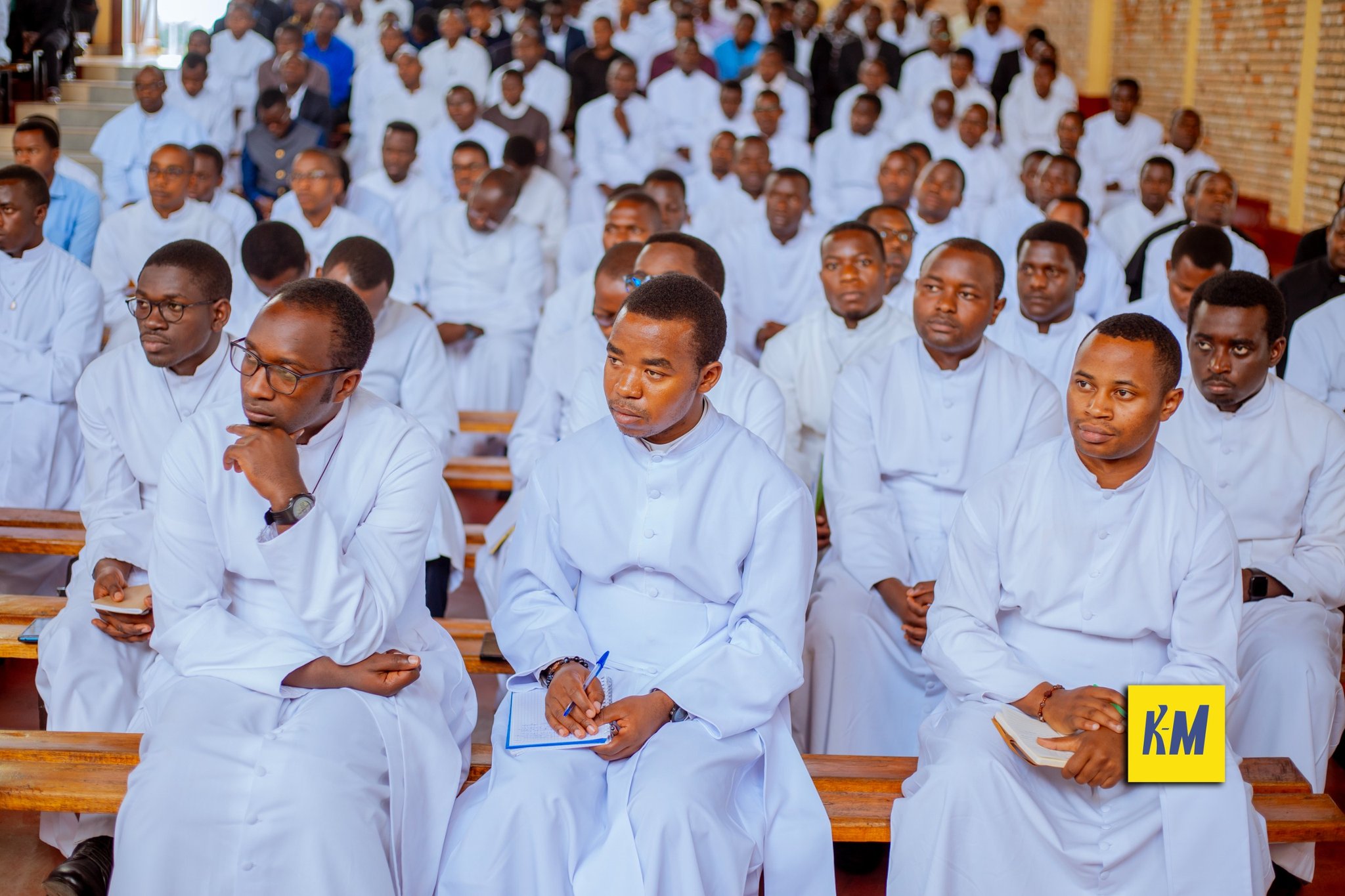 Abaseminari bakuru mu Rwanda bakoze urugendo nyobokamana i Kibeho ku nshuro ya gatatu