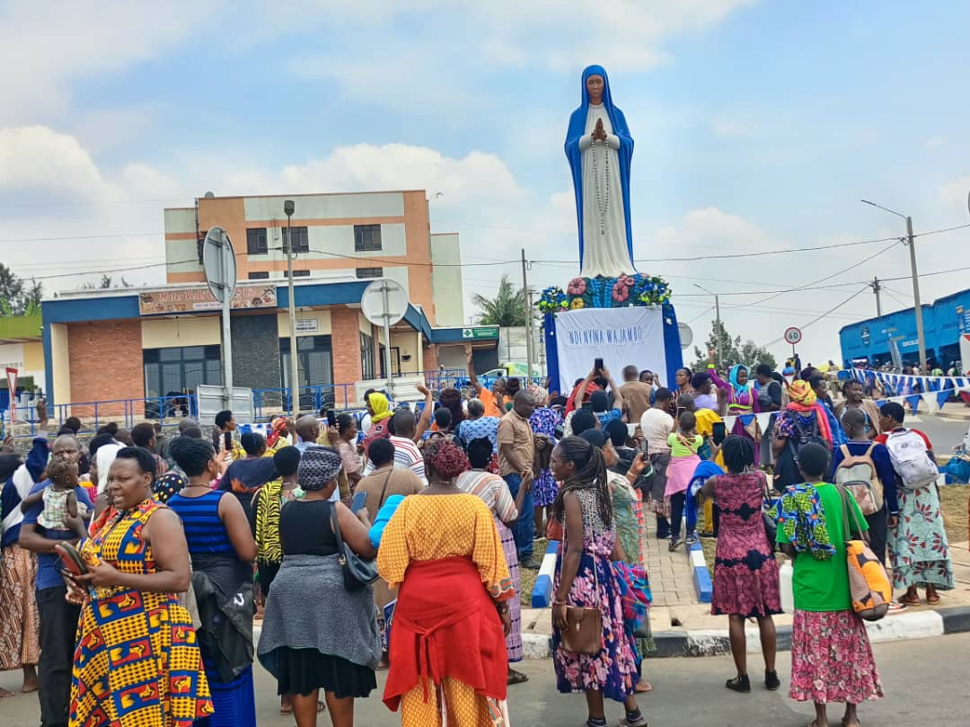 Kiliziya yatangaje inyandiko ibuza ikoreshwa kuri Bikira Mariya ry'inyito "Uwafatanyije na Yezu gucungura abantu n'umuhuza"