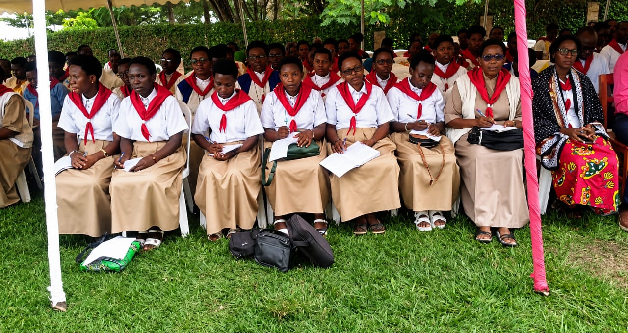 Myr Uwumukiza yasabye abakarisimatike kwirinda ababayobya biyitirira Kiliziya Gatolika