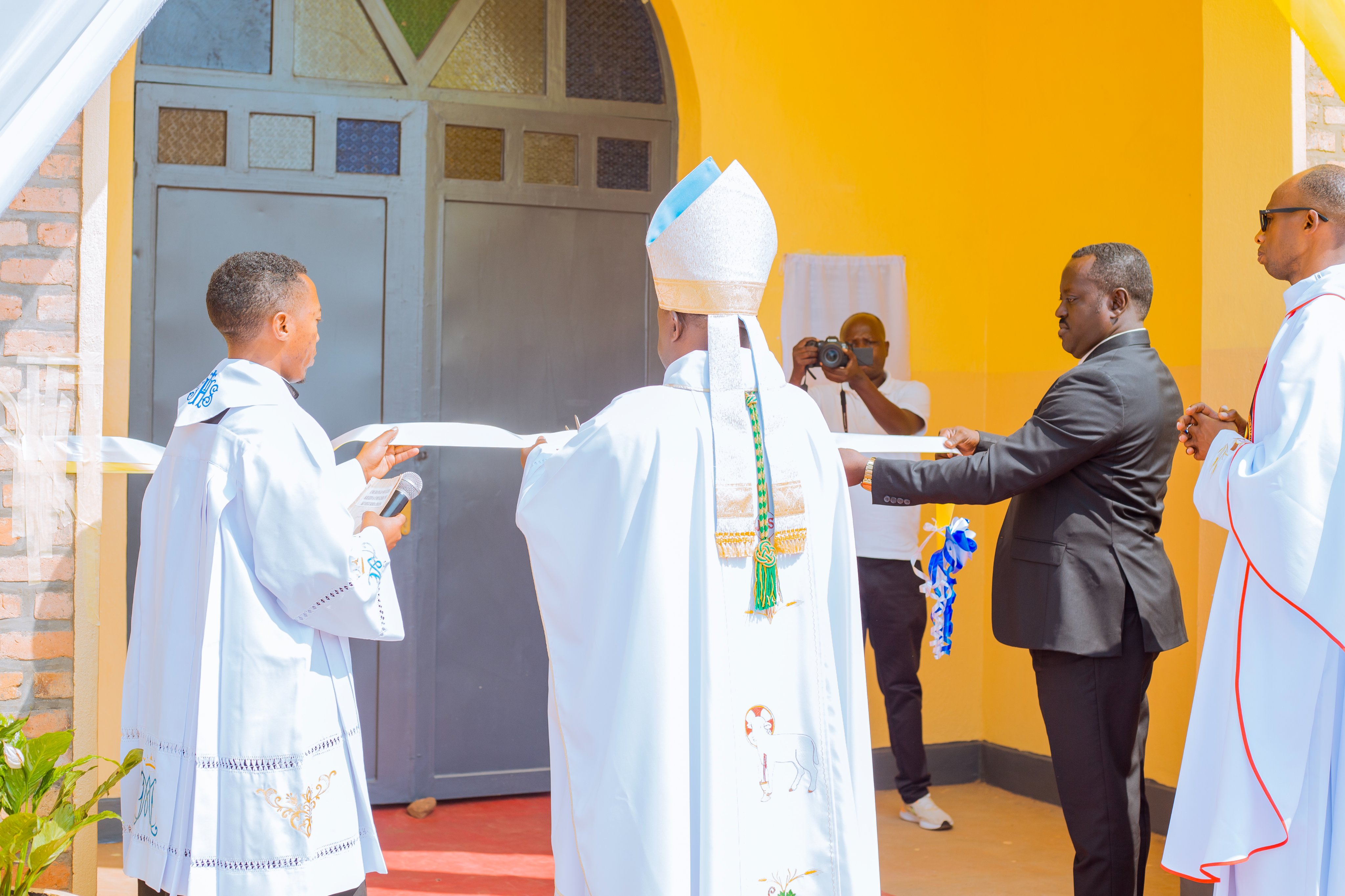 Myr Balthazar yeguriye Imana kiliziya ya Paruwasi Kabugondo