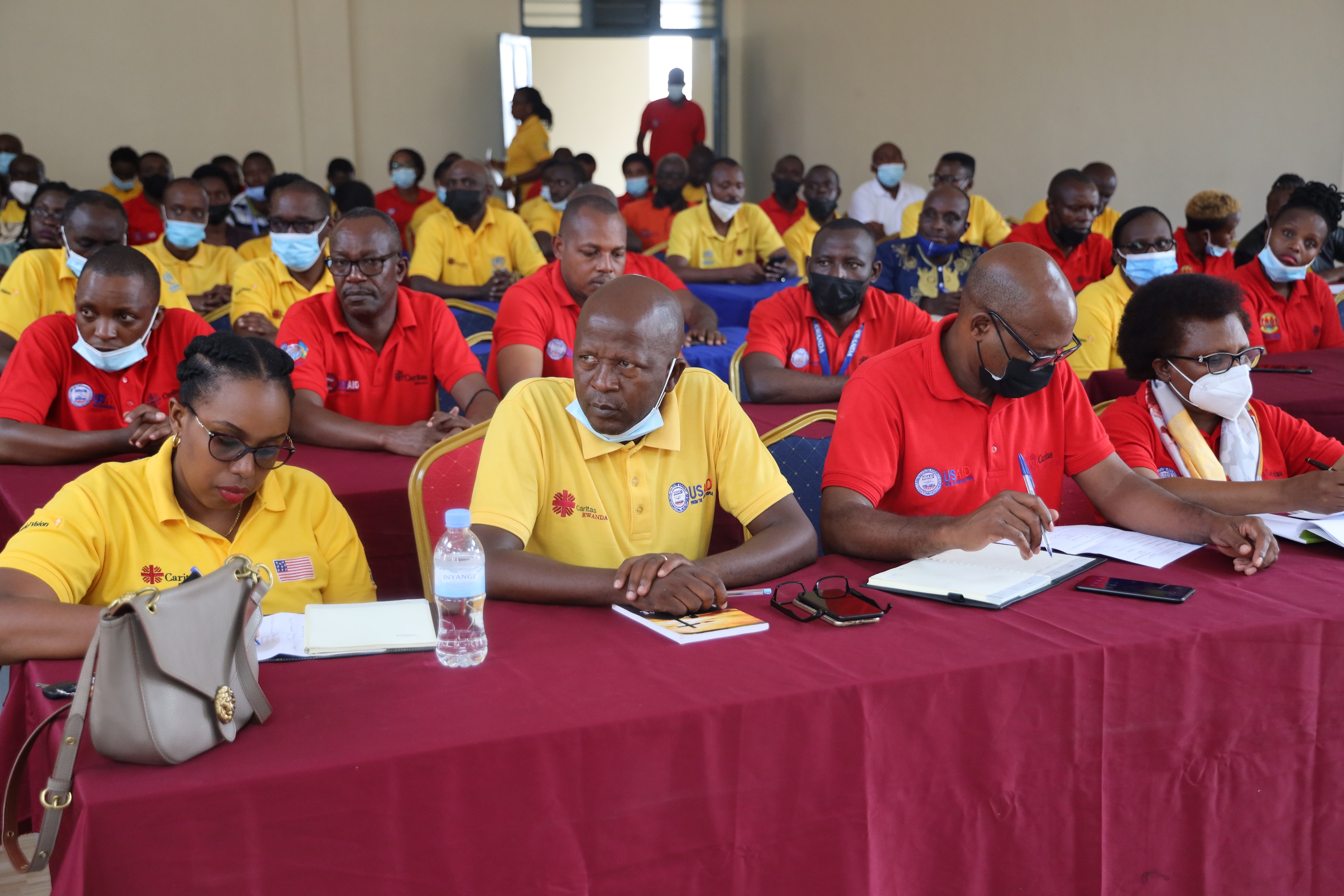 Abakozi ba Caritas Rwanda barashimira Imana yongeye kubatoramo umwepiskopi ku nshuro ya Kabiri