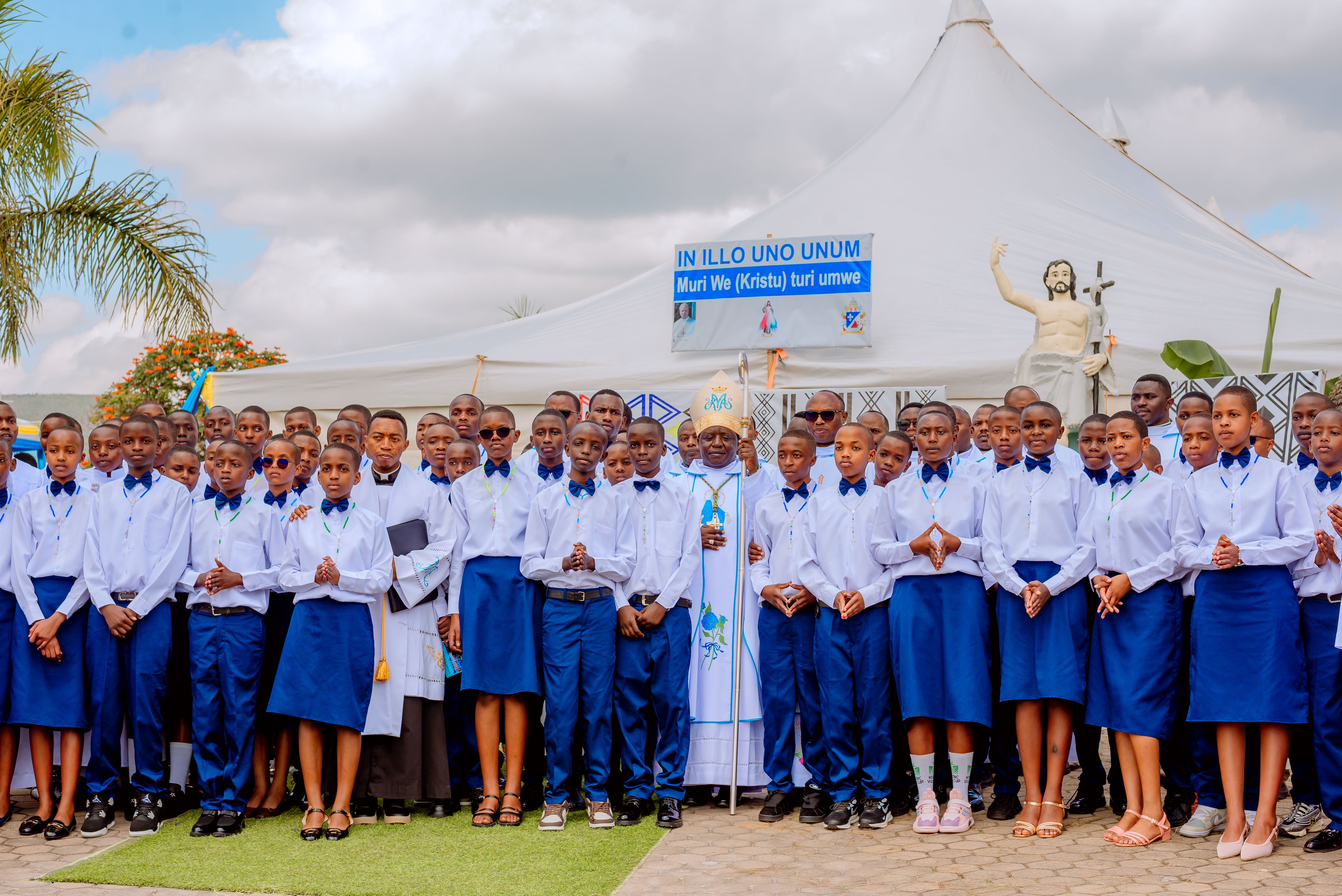 Musenyeri Balthazar yibukije abanyeshuri ba Saint Jean Nyarusange ko impamyabumenyi idaherekejwe n’indangagaciro nta cyo imaze
