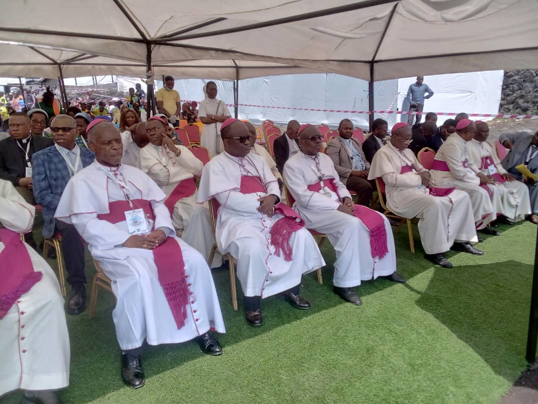 Abepiskopi bagize ACEAC basuye inkambi ya Lushagala i Goma