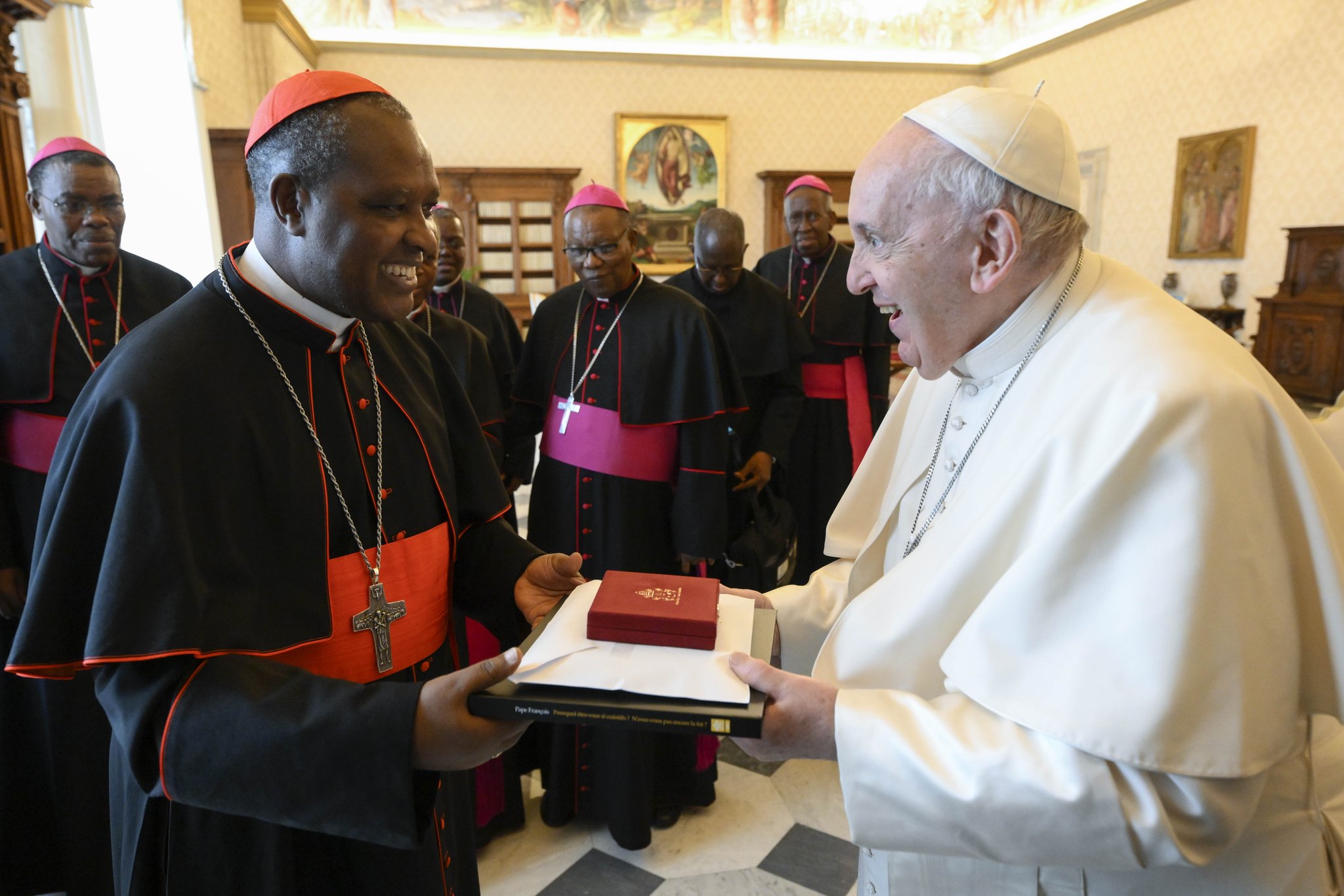 Papa Fransisiko yihanganishije Abanyarwanda nyuma y'ibiza byibasiye igihugu