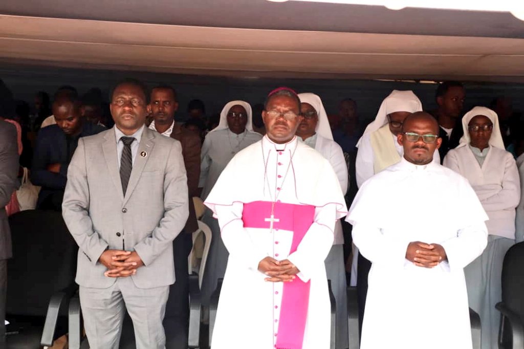 Myr Celestin Hakizimana yifatanyije n'amashuri Gatolika ari i Kibeho mu gikorwa cyo kwibuka ku nshuro ya 29