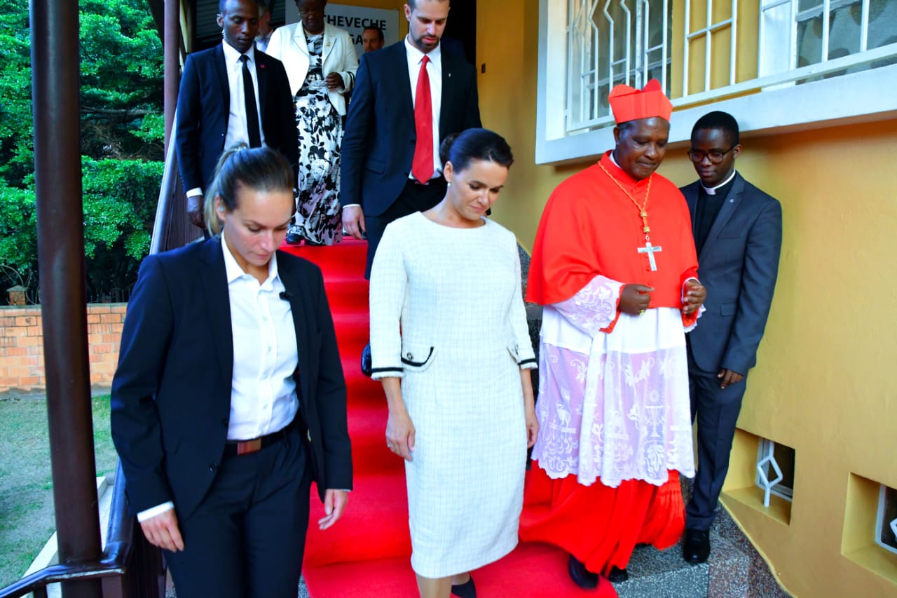 Umukuru w'igihugu cya Hongiriya mu rugo rwa Arikiyepiskopi wa Kigali
