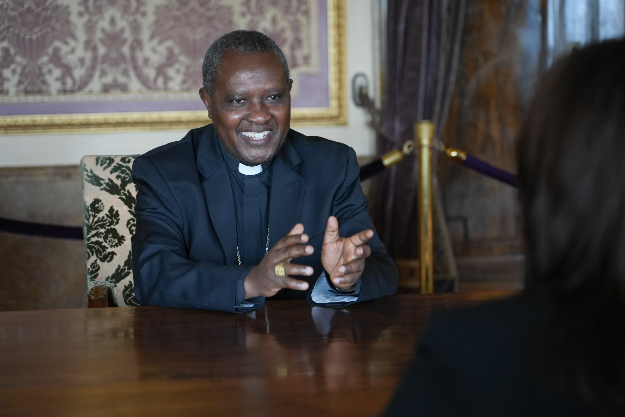 Karidinali Kambanda aganira na Deindre Henderson