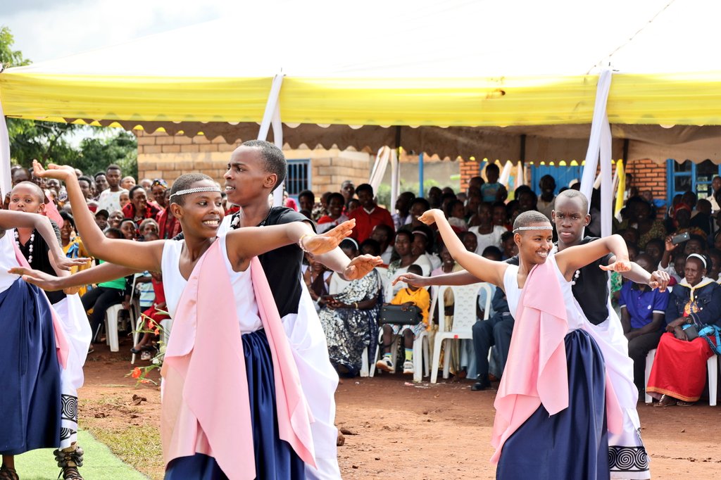 Abitabiriye ibirori banyuzwe n'imbyino nziza za Kinyarwanda