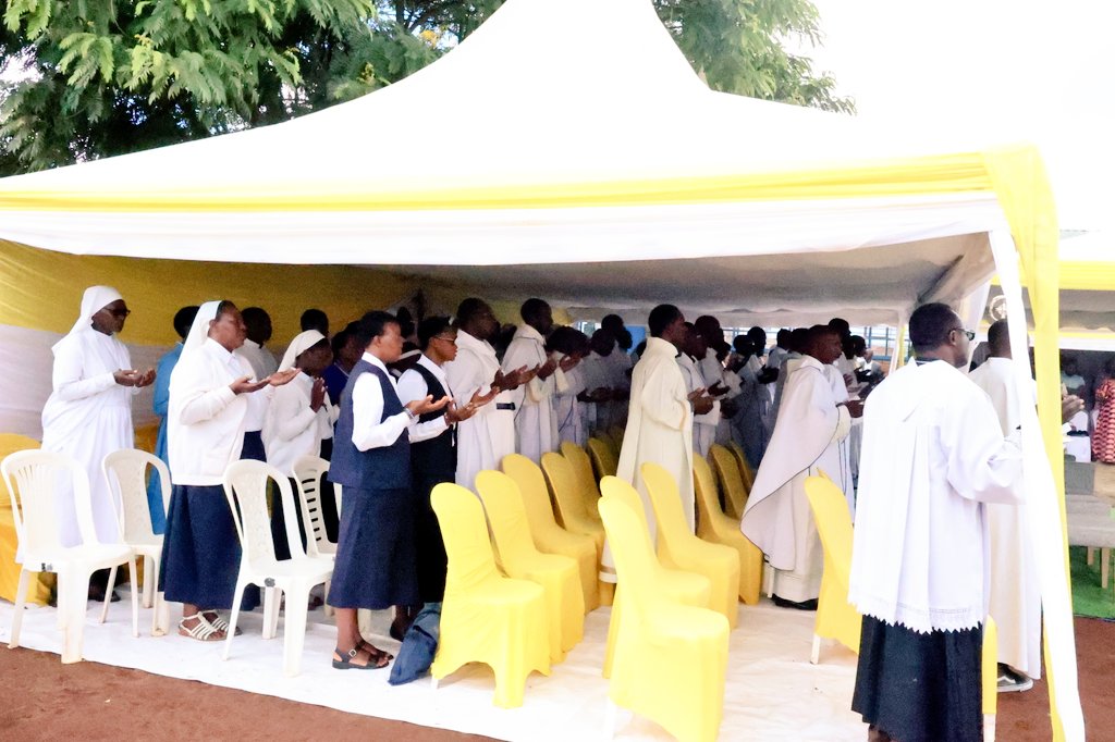 Abihayimana nabo bari bakereye ibirori