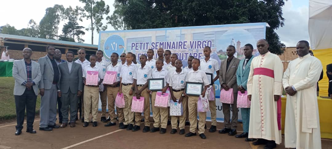 Seminari Nto ya Karubanda yahimbaje Bikira Mariya Utasamanywe Icyaha