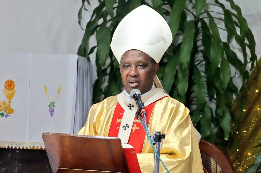 Gushaka guhinyuza Imana, bireze muri iki gihe-Kardinali Kambanda mu gitaramo cya Noheli