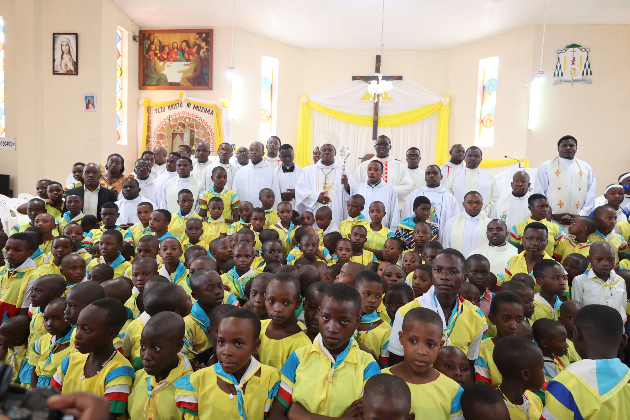 Abayobozi, ababyeyi barasabwa kurushaho gufasha abana gukura bisanisha na Yezu