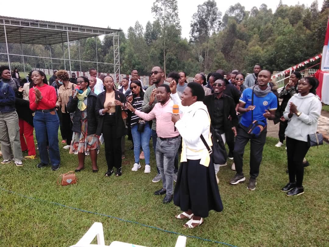 Urubyiruko rwagize umwanya wo gusingiza Imana