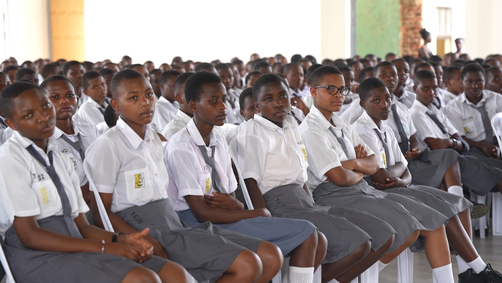 Ishuri Lycée Notre Dame d’Afrique de Nyundo (ubu risigaye ryitwa Groupe Scolaire Notre Dame d’Afrique de Nyundo) ryagize uruhare rukomeye mu burezi bw'abana b'ababkobwa kugeza n'ubu