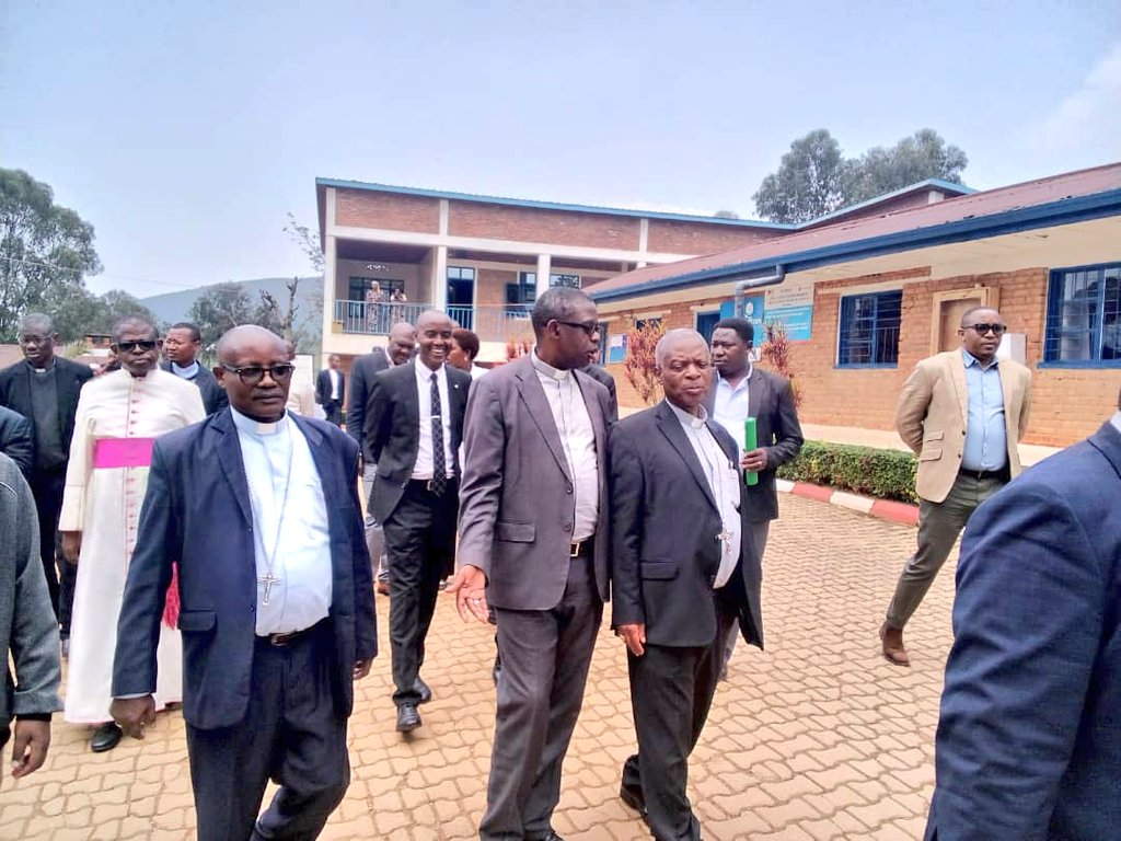 Mu nzira ijya Goma Abepiskopi ba ACEAC basuye inkambi ya Kiziba
