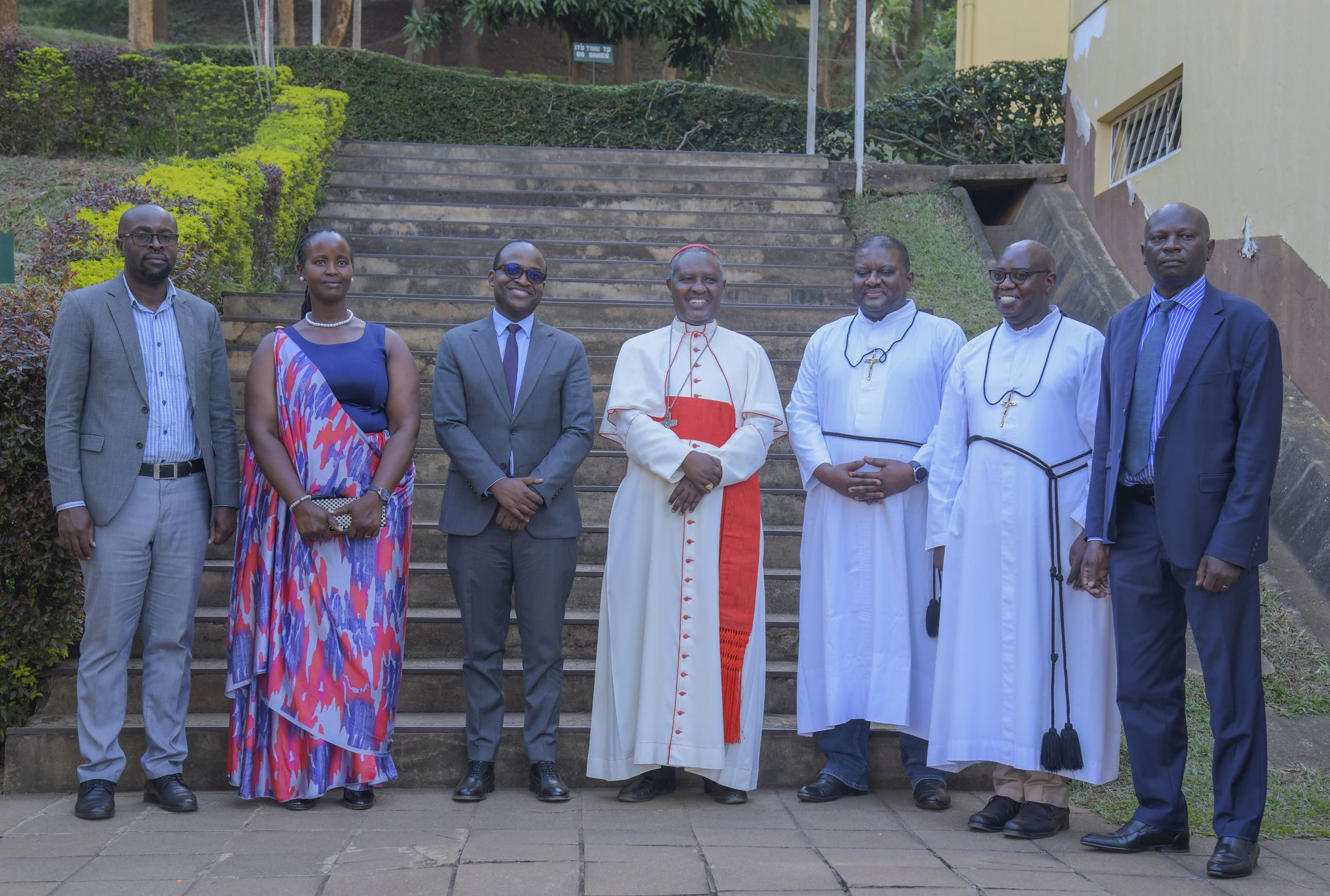 Karidinali Kambanda yashimiye Abafurere Mariste bemeye Kuyobora Lycée de Kigali
