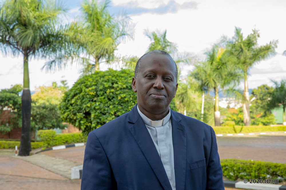 Amateka ya Padiri Ntagungira Bosco watorewe kuba Umwepiskopi wa Butare