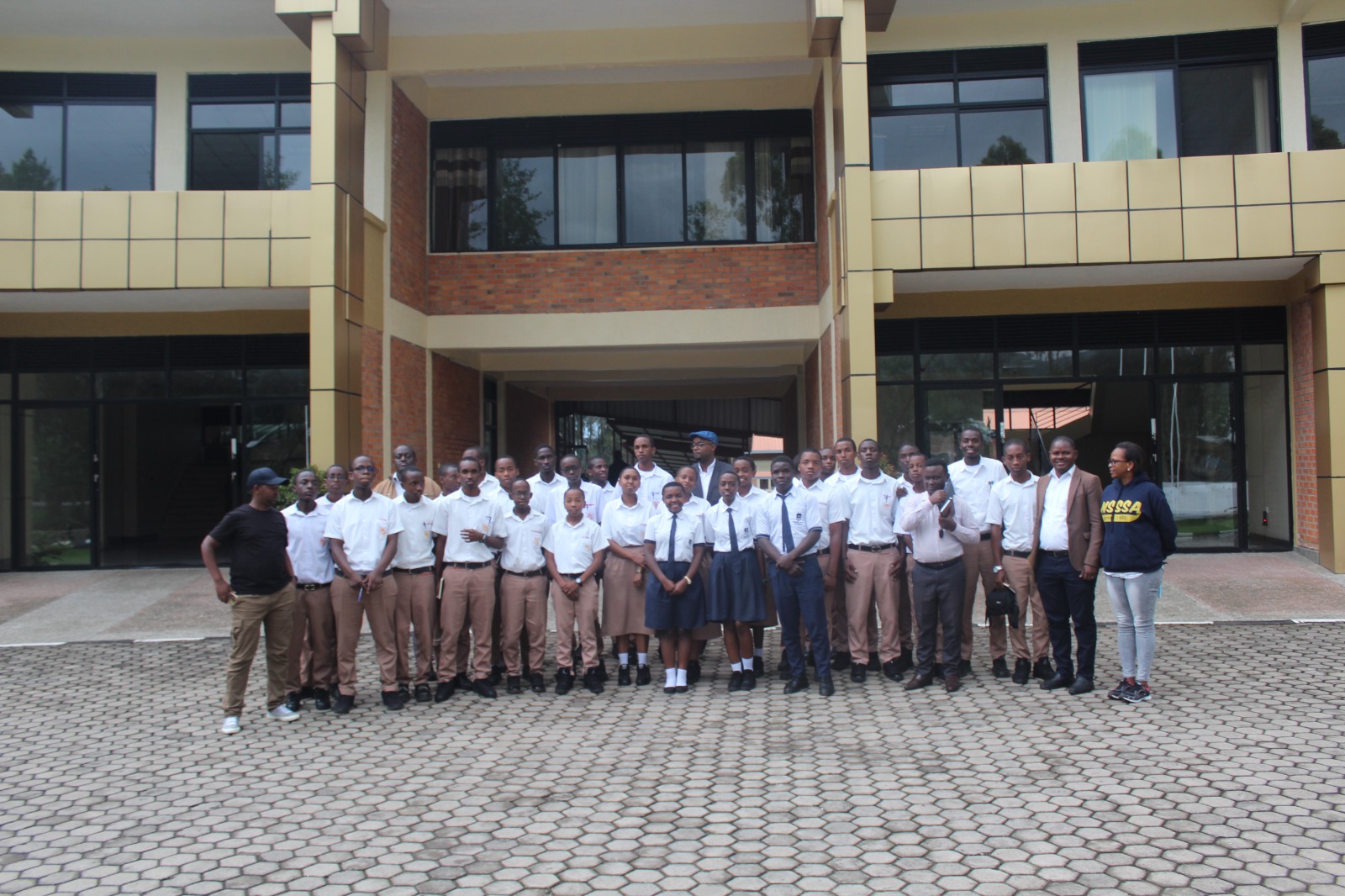 Collège Saint André yasuye ishuri rya Rwanda Coding Academy