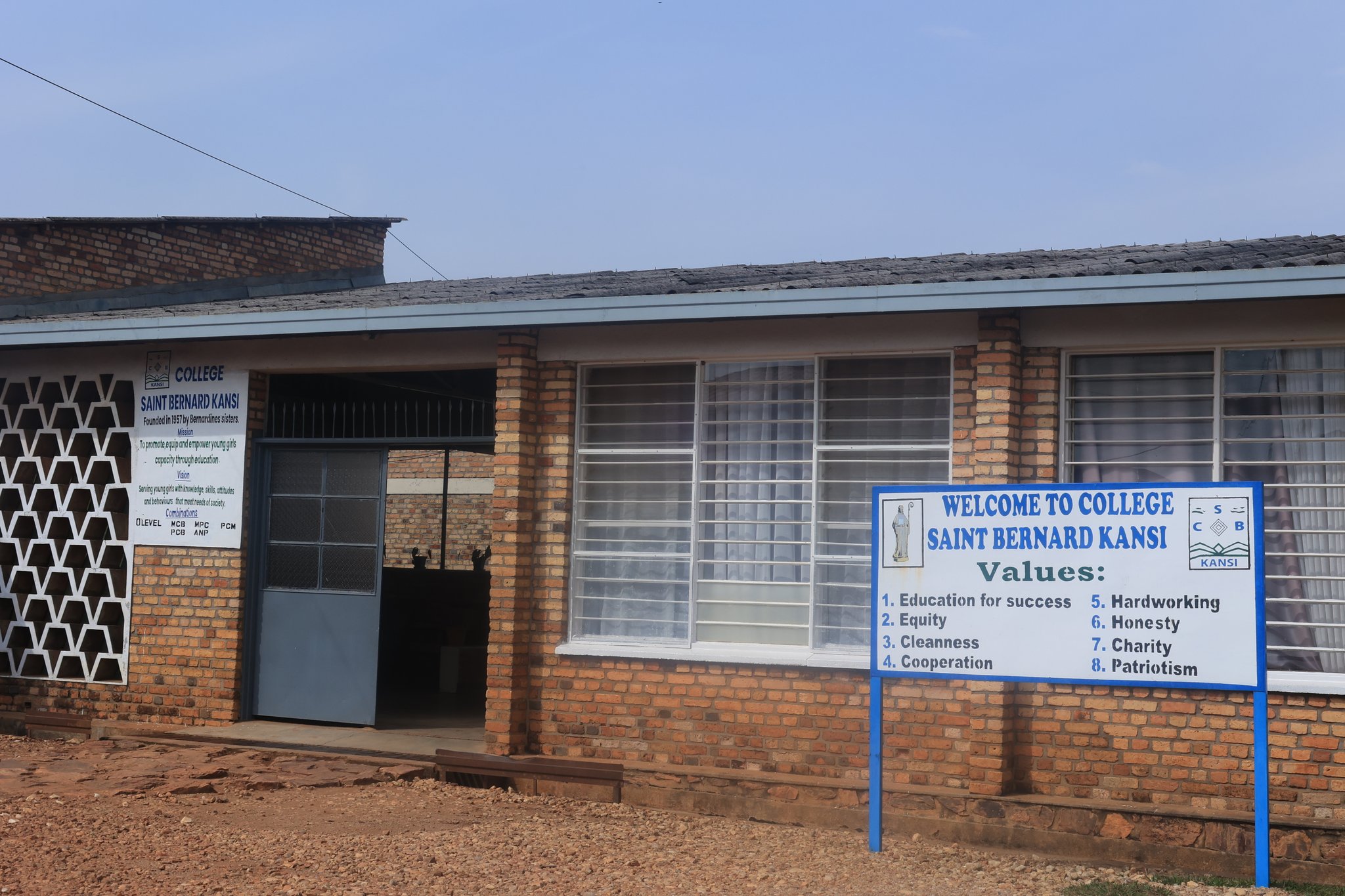 Inshamake y'amateka ya College  Saint Bernard Kansi
