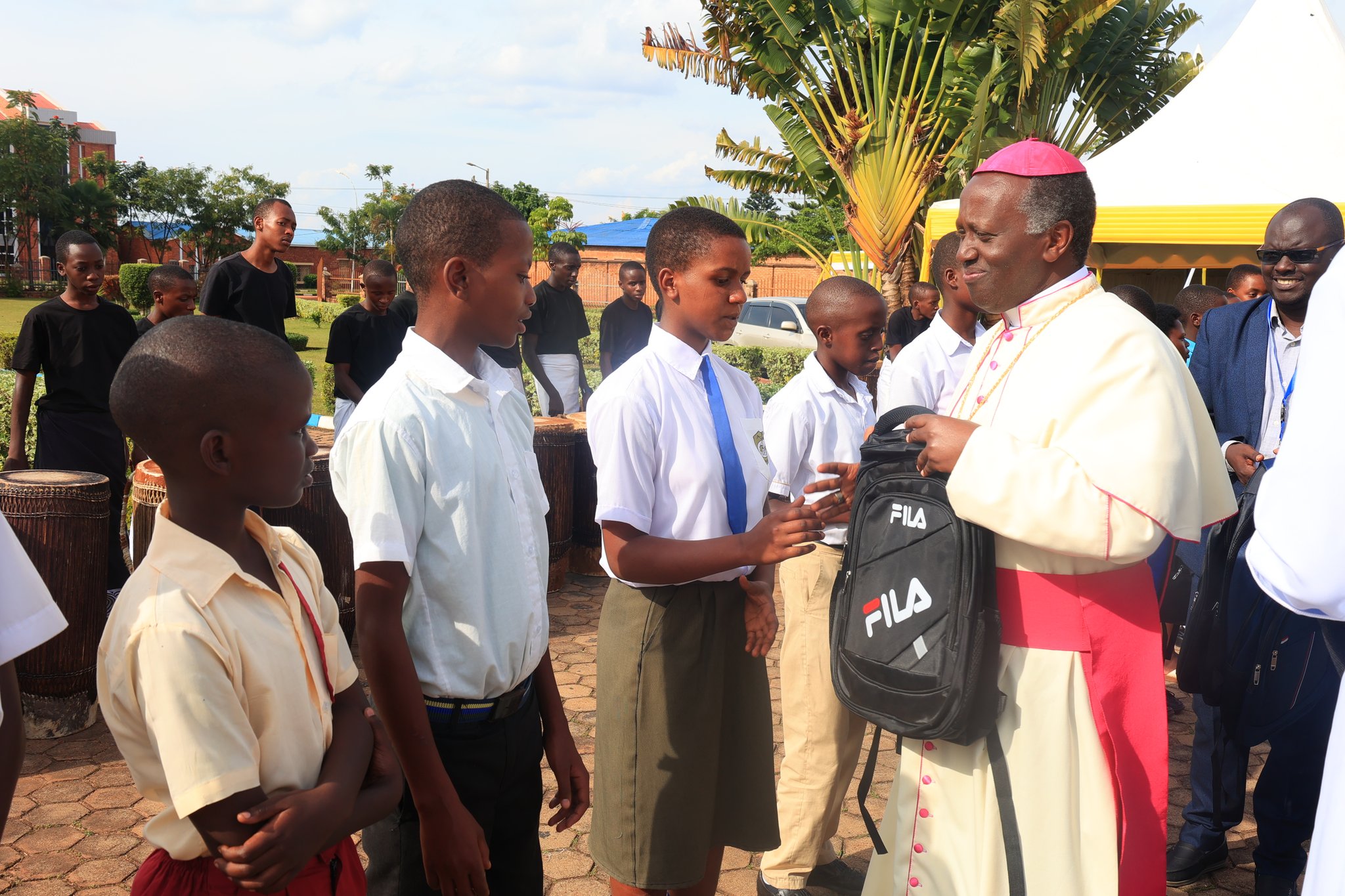 Myr Jean Bosco arasaba abanyeshuri kwiga bagirira ejo hazaza aho kwiga kubw'igitsure cy'ababyeyi n'abarezi