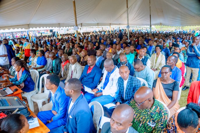 Abalayiki baturutse mu madiyosezi atandukanye bari bakereye guhimbaza Yubile yabo